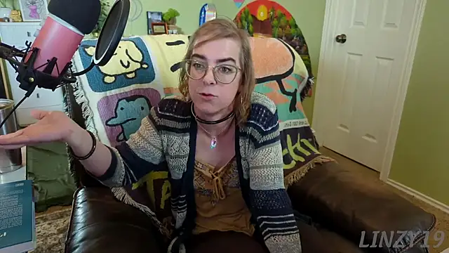 Linzy 19 online show from February 27, 8:31 pm