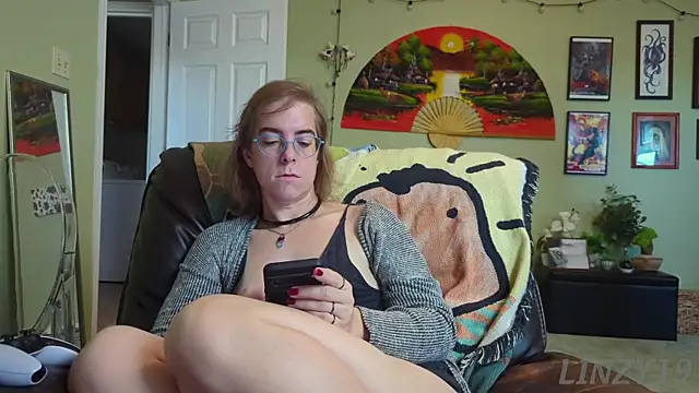 Linzy 19 online show from September 25, 2:21 pm