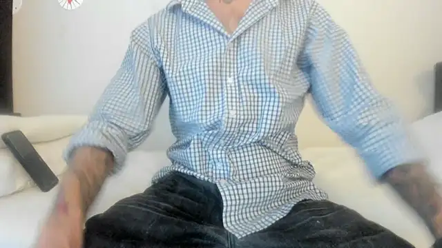 Snapshot of RoosterWabbit chatting on November 5, 6:52 pm RoosterWabbit online show from November 5, 6:52 pm