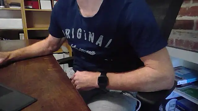 Snapshot of jiggy77777 chatting on January 8, 1:21 am jiggy77777 online show from January 8, 1:21 am