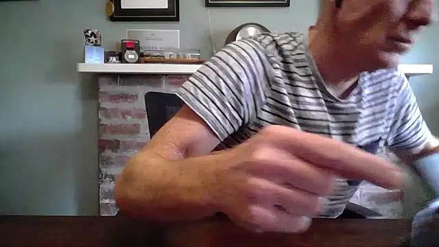 Snapshot of jiggy77777 chatting on February 13, 12:46 am jiggy77777 online show from February 13, 12:46 am