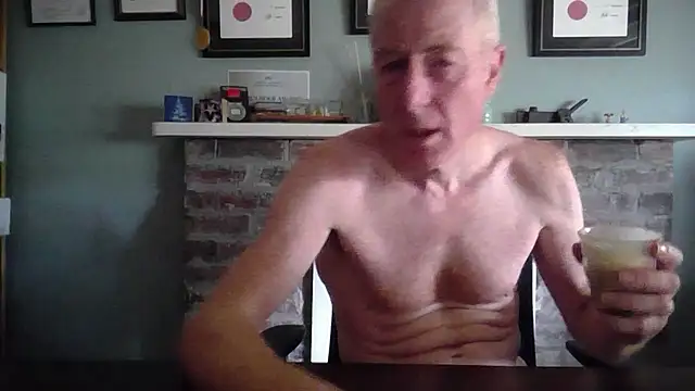 Snapshot of jiggy77777 chatting on February 23, 11:58 pm jiggy77777 online show from February 23, 11:58 pm