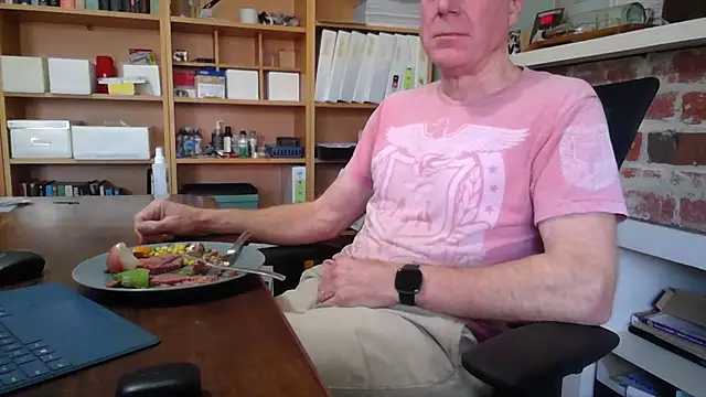 Snapshot of jiggy77777 chatting on October 15, 2:01 am jiggy77777 online show from October 15, 2:01 am