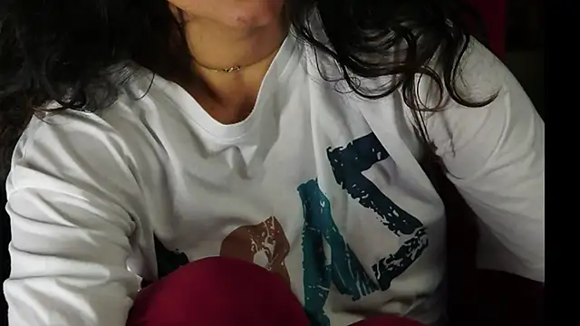 Snapshot of -AyeshaSinghania- chatting on December 28, 11:30 am -AyeshaSinghania- online show from December 28, 11:30 am