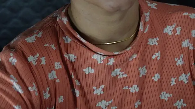 Snapshot of -AyeshaSinghania- chatting on January 24, 5:21 pm -AyeshaSinghania- online show from January 24, 5:21 pm