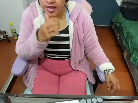 daleska ayala 1 online show from September 24, 8:45 pm