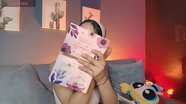 Snapshot of emily_roberts1 chatting on September 12, 12:49 pm emily roberts1 online show from September 12, 12:49 pm