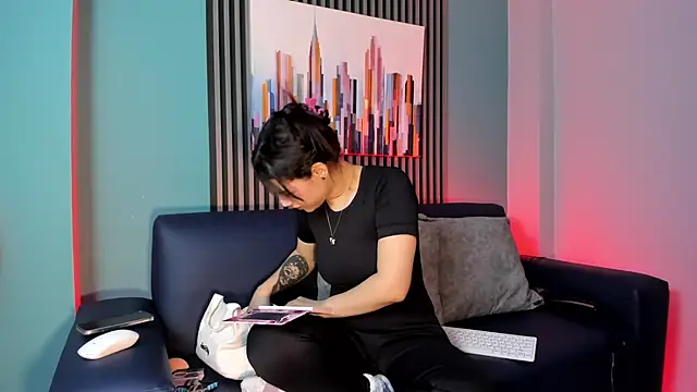 Snapshot of emily_roberts1 chatting on October 2, 1:07 pm emily roberts1 online show from October 2, 1:07 pm