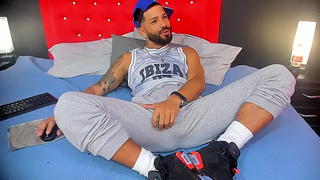 Thiagogomez online show from February 20, 3:41 pm