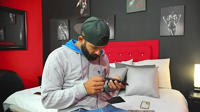 Thiagogomez online show from March 22, 12:25 pm