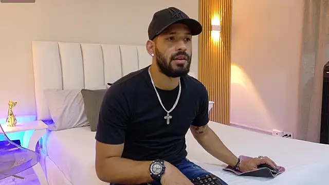 Thiagogomez online show from February 23, 7:11 pm