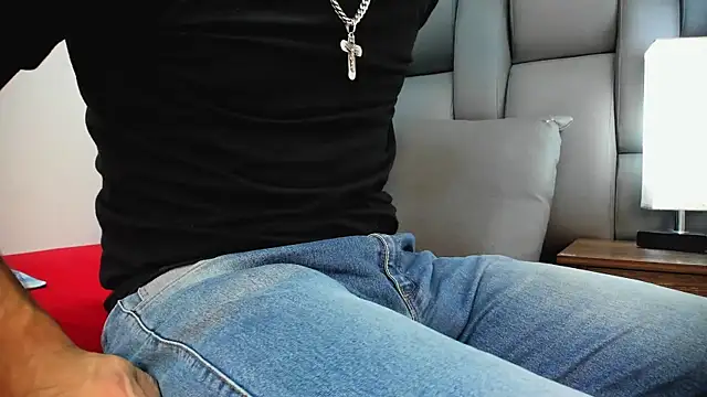 Thiagogomez online show from April 11, 7:07 pm