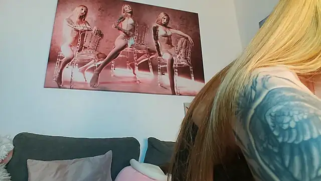 LessiaMia online show from March 13, 6:34 pm