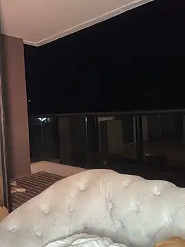 Helenbronwx online show from December 19, 12:13 am