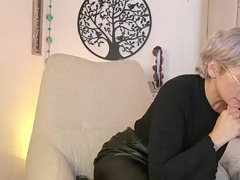 Snapshot of ssamanthaxmami chatting on April 6, 5:25 pm ssamanthaxmami online show from April 6, 5:25 pm