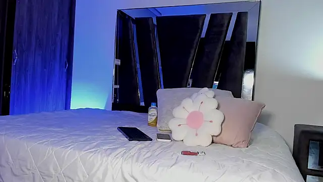 HollyEvanz online show from June 7, 2:37 am