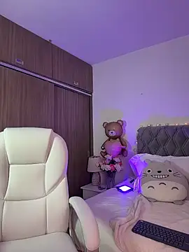 Snapshot of andre_queen09 chatting on March 9, 9:57 am andre queen09 online show from March 9, 9:57 am