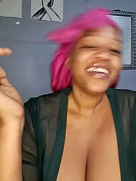 Snapshot of Toya_P chatting on June 22, 7:16 am Toya P online show from June 22, 7:16 am