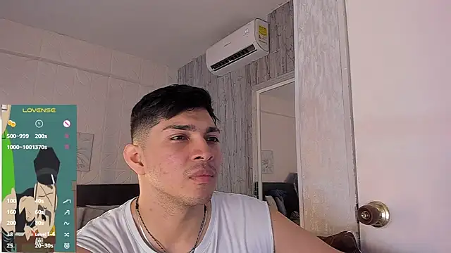 Snapshot of JUANDIAMONDS98 chatting on February 17, 1:51 pm JUANDIAMONDS98 online show from February 17, 1:51 pm