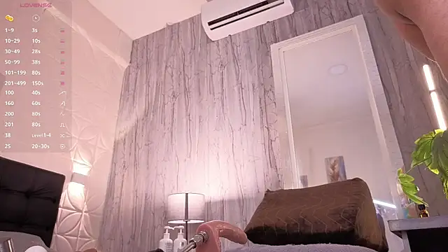 Snapshot of JUANDIAMONDS98 chatting on February 26, 1:10 pm JUANDIAMONDS98 online show from February 26, 1:10 pm