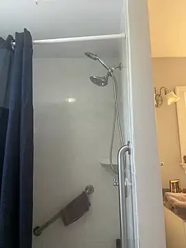 Snapshot of NYCLeatherBoi chatting on December 22, 4:59 pm NYCLeatherBoi online show from December 22, 4:59 pm