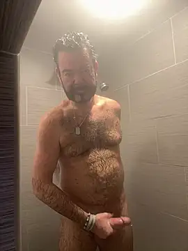 Snapshot of NYCLeatherBoi chatting on December 25, 3:38 pm NYCLeatherBoi online show from December 25, 3:38 pm