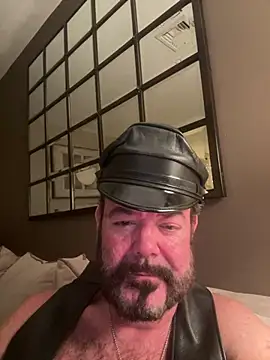 Snapshot of NYCLeatherBoi chatting on January 11, 3:02 am NYCLeatherBoi online show from January 11, 3:02 am