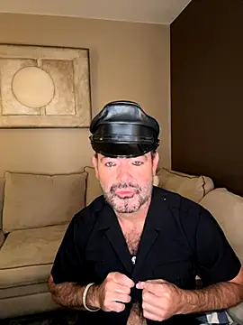 Snapshot of NYCLeatherBoi chatting on September 14, 1:05 am NYCLeatherBoi online show from September 14, 1:05 am