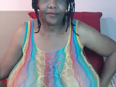 Snapshot of bustykelly chatting on February 5, 9:15 am bustykelly online show from February 5, 9:15 am
