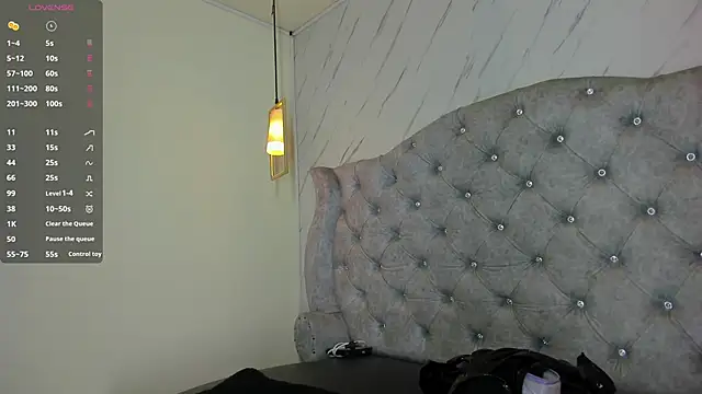 Snapshot of Alice_Laurentt chatting on May 29, 4:10 am Alice Laurentt online show from May 29, 4:10 am