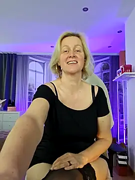 Snapshot of MarleneBloem chatting on April 25, 1:03 pm MarleneBloem online show from April 25, 1:03 pm
