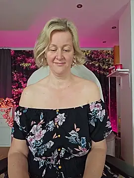 Snapshot of MarleneBloem chatting on May 22, 9:15 am MarleneBloem online show from May 22, 9:15 am