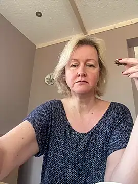 Snapshot of MarleneBloem chatting on May 24, 7:46 am MarleneBloem online show from May 24, 7:46 am