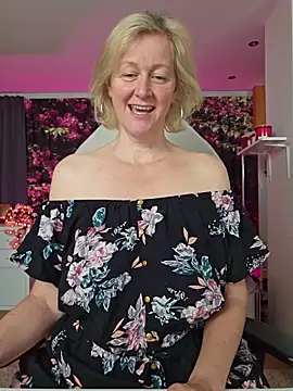 Snapshot of MarleneBloem chatting on May 25, 7:36 am MarleneBloem online show from May 25, 7:36 am