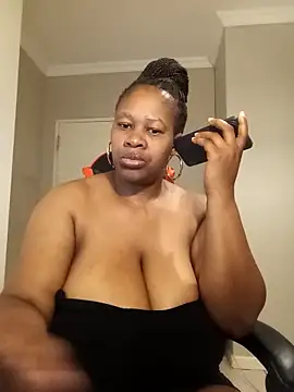 Snapshot of bustylisa1983 chatting on March 28, 4:23 am bustylisa1983 online show from March 28, 4:23 am