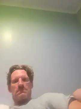 Travislovescum online show from June 8, 1:55 pm