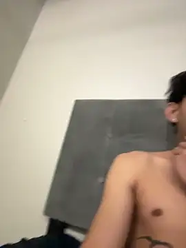 CarlosA64781635 online show from January 6, 12:53 pm