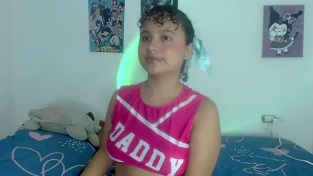 lou cute online show from January 19, 10:06 pm