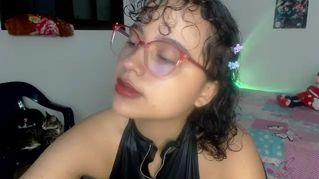 lou cute online show from January 26, 10:24 pm