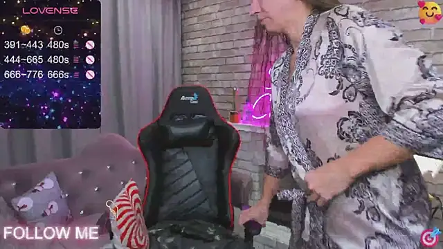 SarahCoksss online show from January 24, 1:03 am