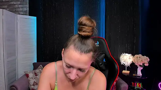 SarahCoksss online show from November 19, 12:32 am