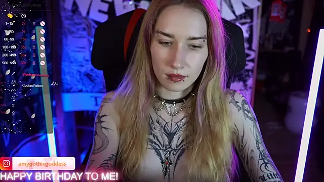 amywhitenessxx online show from December 27, 6:42 pm