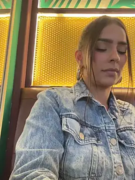 Mau White online show from December 26, 9:47 pm