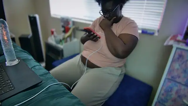 Yagurl  west online show from February 7, 8:42 pm