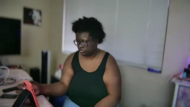 Yagurl  west online show from February 12, 12:58 am