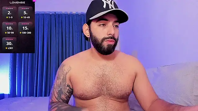 Snapshot of leo_thewolf_ chatting on September 13, 7:02 pm leo thewolf online show from September 13, 7:02 pm