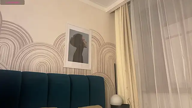 viviann evans online show from April 10, 1:00 am