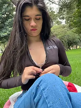 ambar-adaams online show from June 12, 9:35 pm