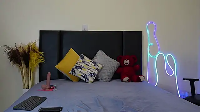 RosesRRed online show from December 15, 1:02 am