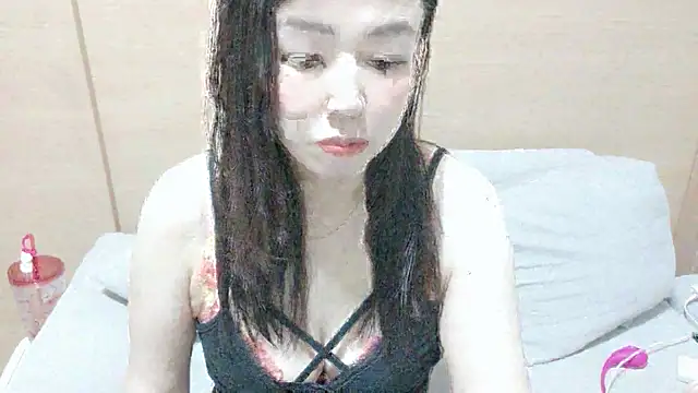Snapshot of Arisa__ chatting on May 8, 11:37 am Arisa online show from May 8, 11:37 am